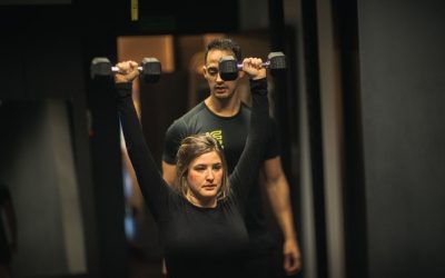 ¿Cuáles son los beneficios de entrenar con pesas?